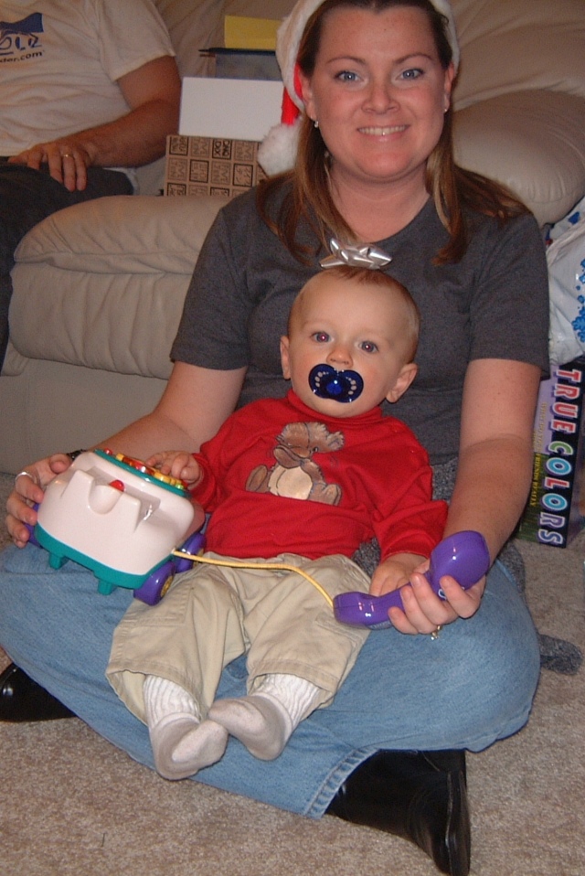 Hildebrand Christmas ScreenSaver/640x480_2000-12-24-13 Vale & Mom.jpg